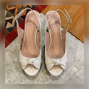 AREZZO Women's Cream Fabric Slingback Knotted Front Peep-Toe Wedge Sandals